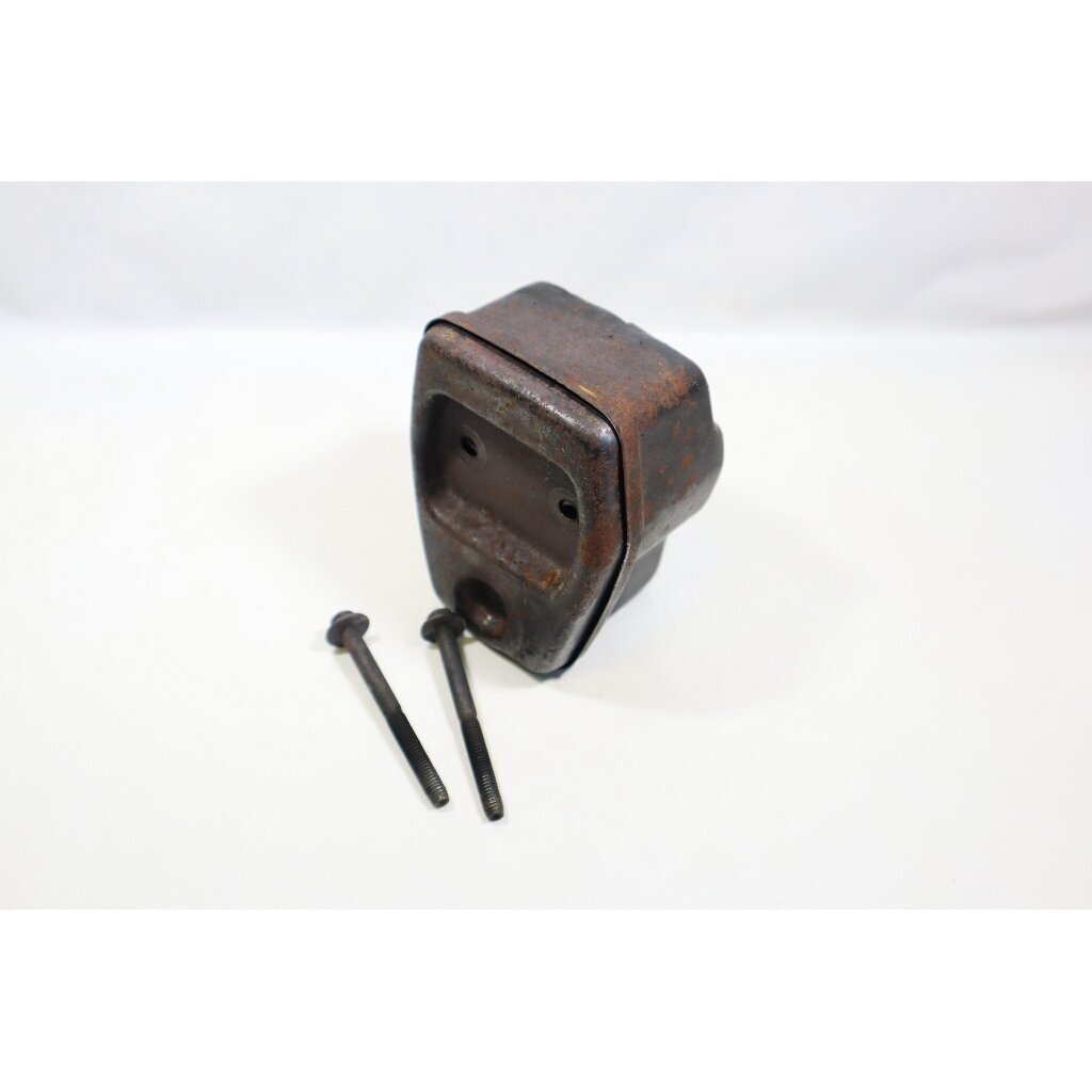 Genuine Muffler McCULLOCH Poulan Jonsered CS2137 Partner 351 352 371 382 391 401 421 422 chainsaw 530047207 Genuine Muffler McCULLOCH Poulan Jonsered CS2137 Partner 351 352 371 382 391 401 421 422 chainsaw 530047207