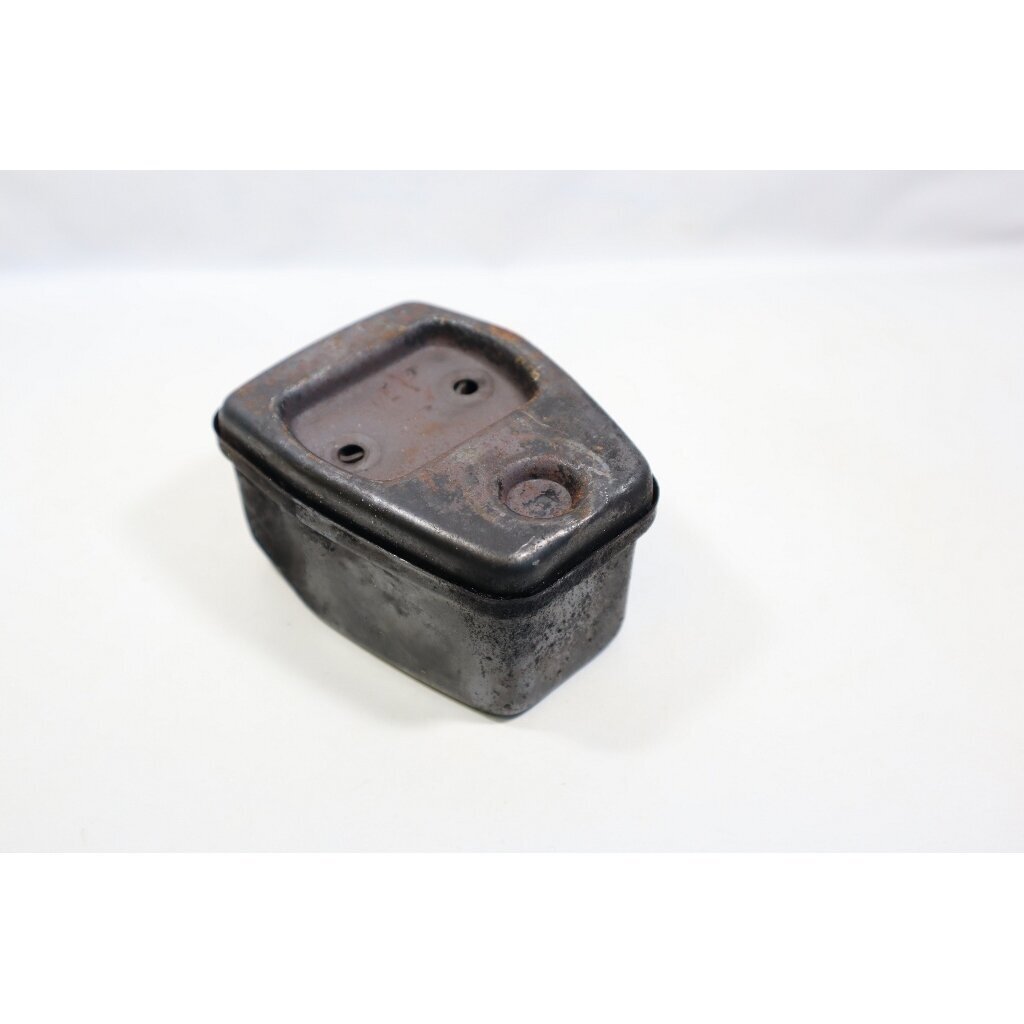 Genuine Muffler McCULLOCH Poulan Jonsered CS2137 Partner 351 352 371 382 391 401 421 422 chainsaw 530047207 4 Genuine Muffler McCULLOCH Poulan Jonsered CS2137 Partner 351 352 371 382 391 401 421 422 chainsaw 530047207 4