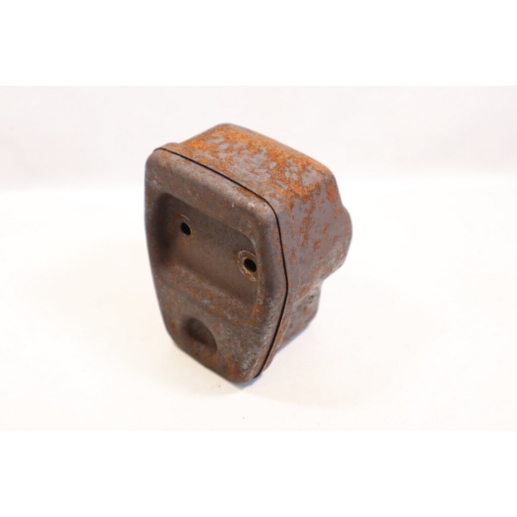 Genuine Muffler McCULLOCH Poulan Jonsered CS2137 Partner 351 352 371 382 391 401 421 422 chainsaw 530047207 Genuine Muffler McCULLOCH Poulan Jonsered CS2137 Partner 351 352 371 382 391 401 421 422 chainsaw 530047207
