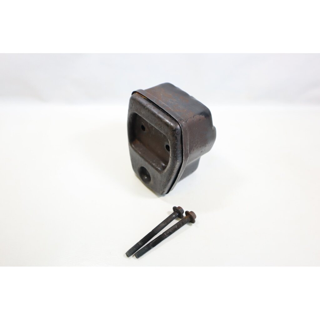Genuine Muffler McCULLOCH Poulan Jonsered CS2137 Partner 351 352 371 382 391 401 421 422 chainsaw 530047207 Genuine Muffler McCULLOCH Poulan Jonsered CS2137 Partner 351 352 371 382 391 401 421 422 chainsaw 530047207