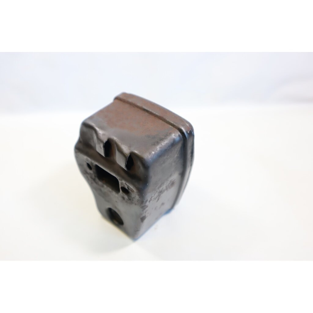 Genuine Muffler McCULLOCH Poulan Jonsered CS2137 Partner 351 352 371 382 391 401 421 422 chainsaw 530047207 2 Genuine Muffler McCULLOCH Poulan Jonsered CS2137 Partner 351 352 371 382 391 401 421 422 chainsaw 530047207 2