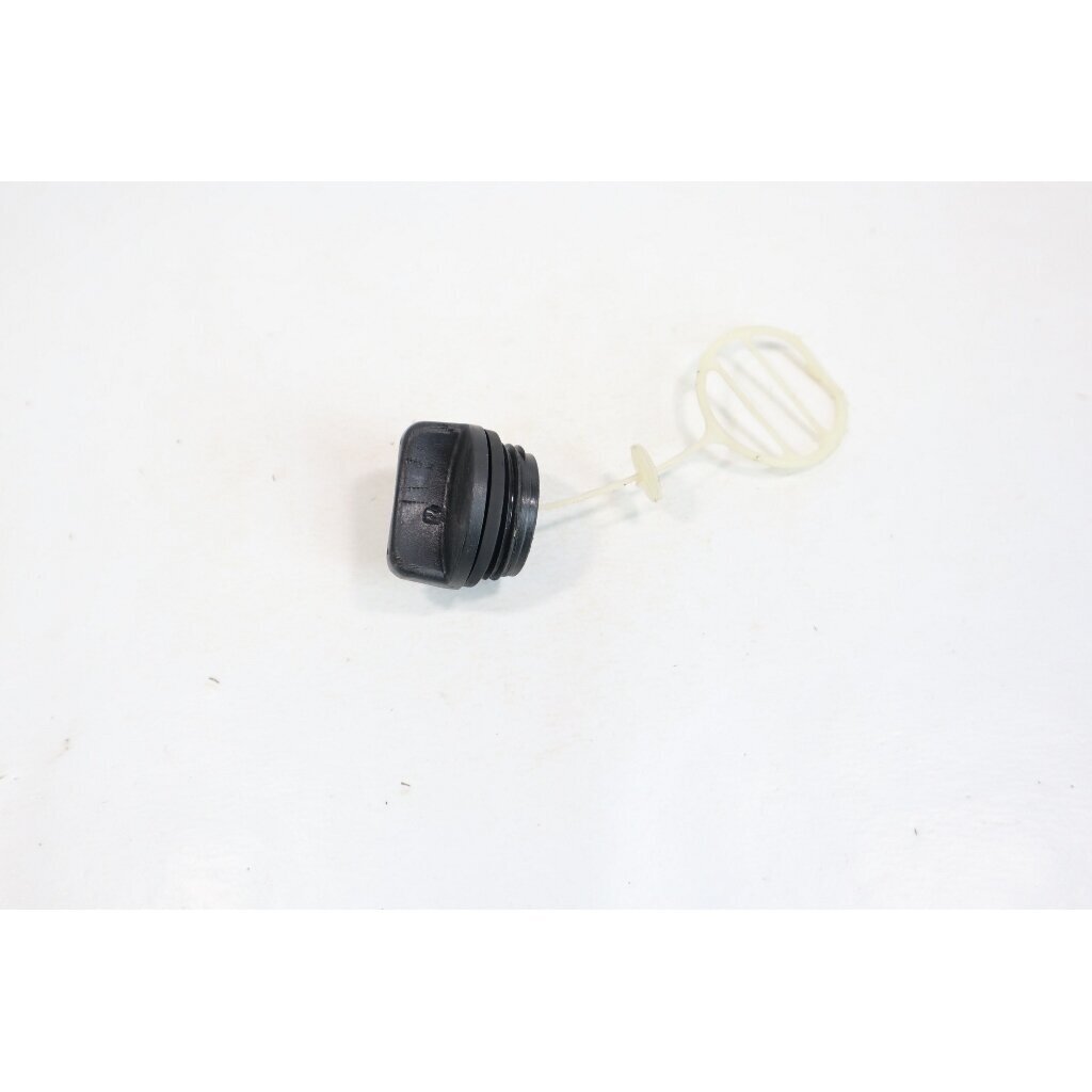 Genuine Oil Fuel Tank Cap Jonsered 410 chainsaw 4702002 Genuine Oil Fuel Tank Cap Jonsered 410 chainsaw 4702002