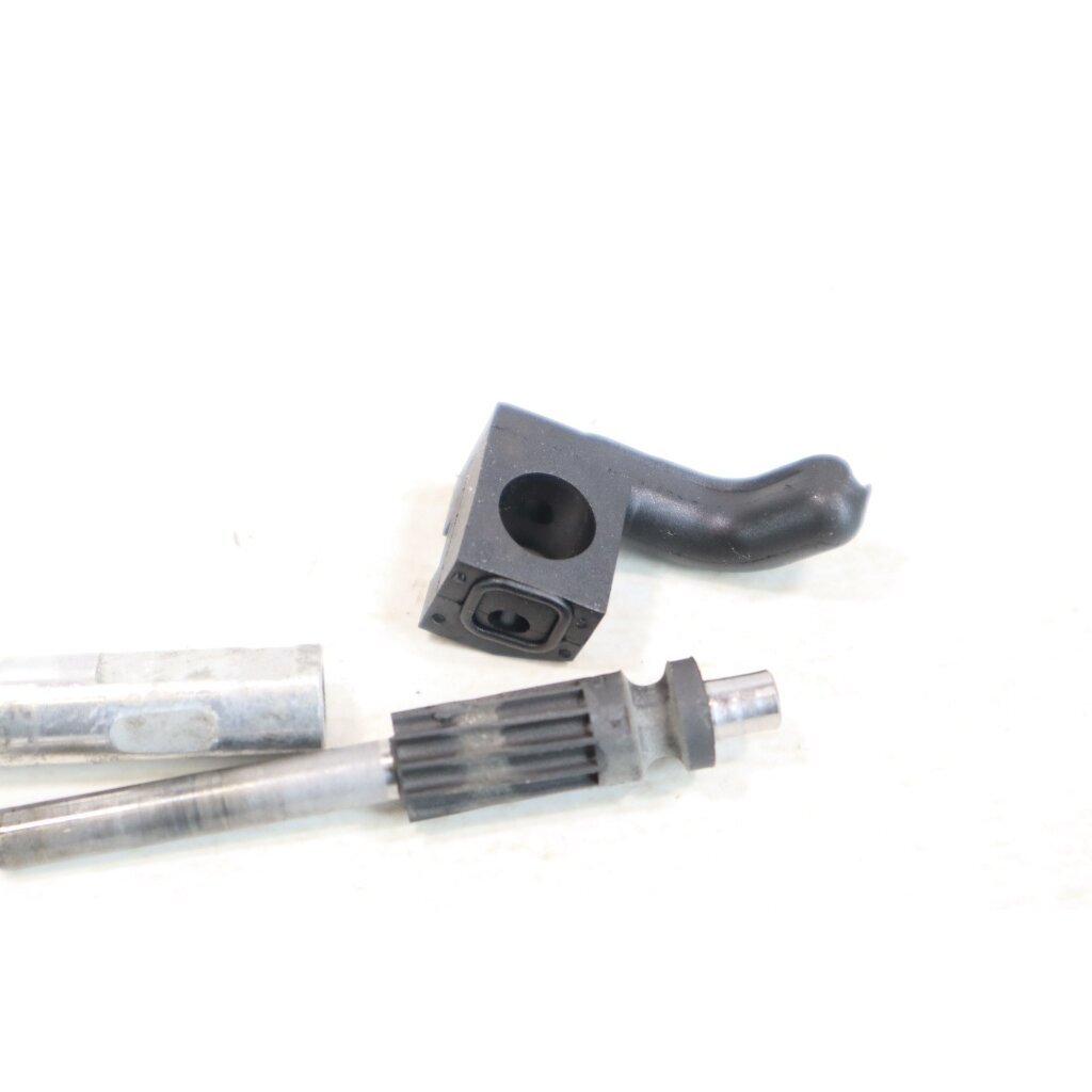 Genuine Oil Pump Husqvarna 340 345 350 135 435 440 445 450 Jonsered 2141 2145 2150 2240 2245 2250 chainsaw 503932101 4