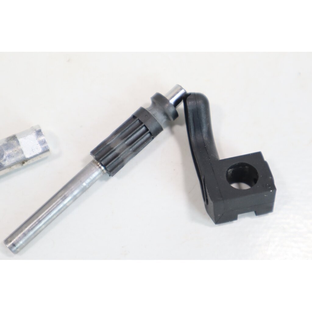 Genuine Oil Pump Husqvarna 340 345 350 135 435 440 445 450 Jonsered 2141 2145 2150 2240 2245 2250 chainsaw 503932101 1 Genuine Oil Pump Husqvarna 340 345 350 135 435 440 445 450 Jonsered 2141 2145 2150 2240 2245 2250 chainsaw 503932101 1