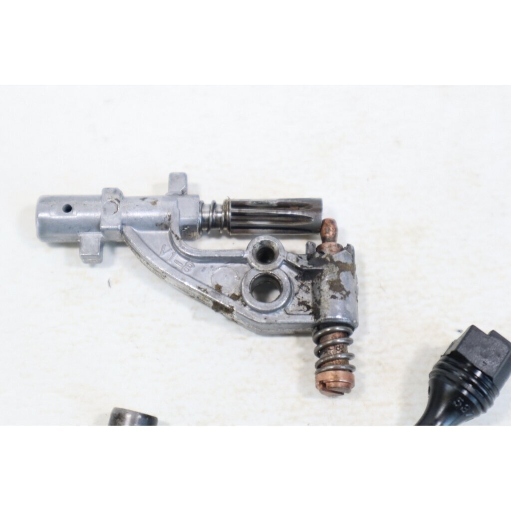 Genuine Oil Pump Husqvarna 357 359 455 460 461 465 Jonsered CS2156 CS2159 CS2255 chainsaw 537105502 1
