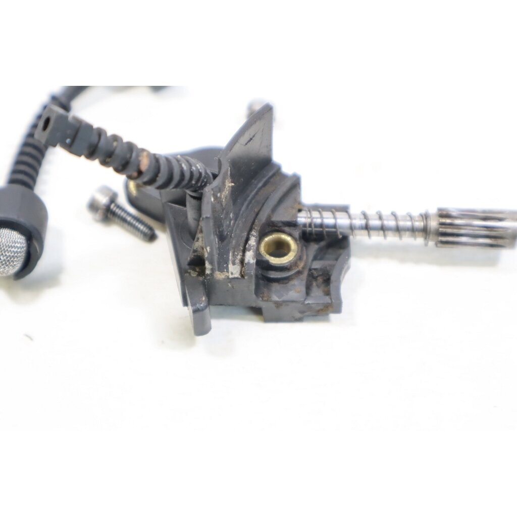 Genuine Oil Pump Solo 644 651 chainsaw 64 00 207 4 Genuine Oil Pump Solo 644 651 chainsaw 64 00 207 4