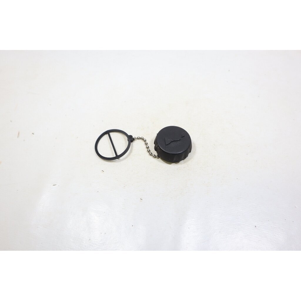 Genuine Oil Tank Cap McCulloch MAC 833 835 836 838 AV chainsaw 300565 Genuine Oil Tank Cap McCulloch MAC 833 835 836 838 AV chainsaw 300565