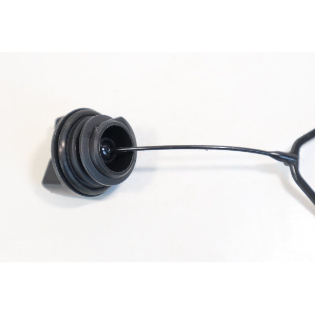 Genuine Oil Tank Cap McCULLOCH Poulan Jonsered CS2137 Partner 351 352 371 382 391 401 421 422 chainsaw 530057236 2