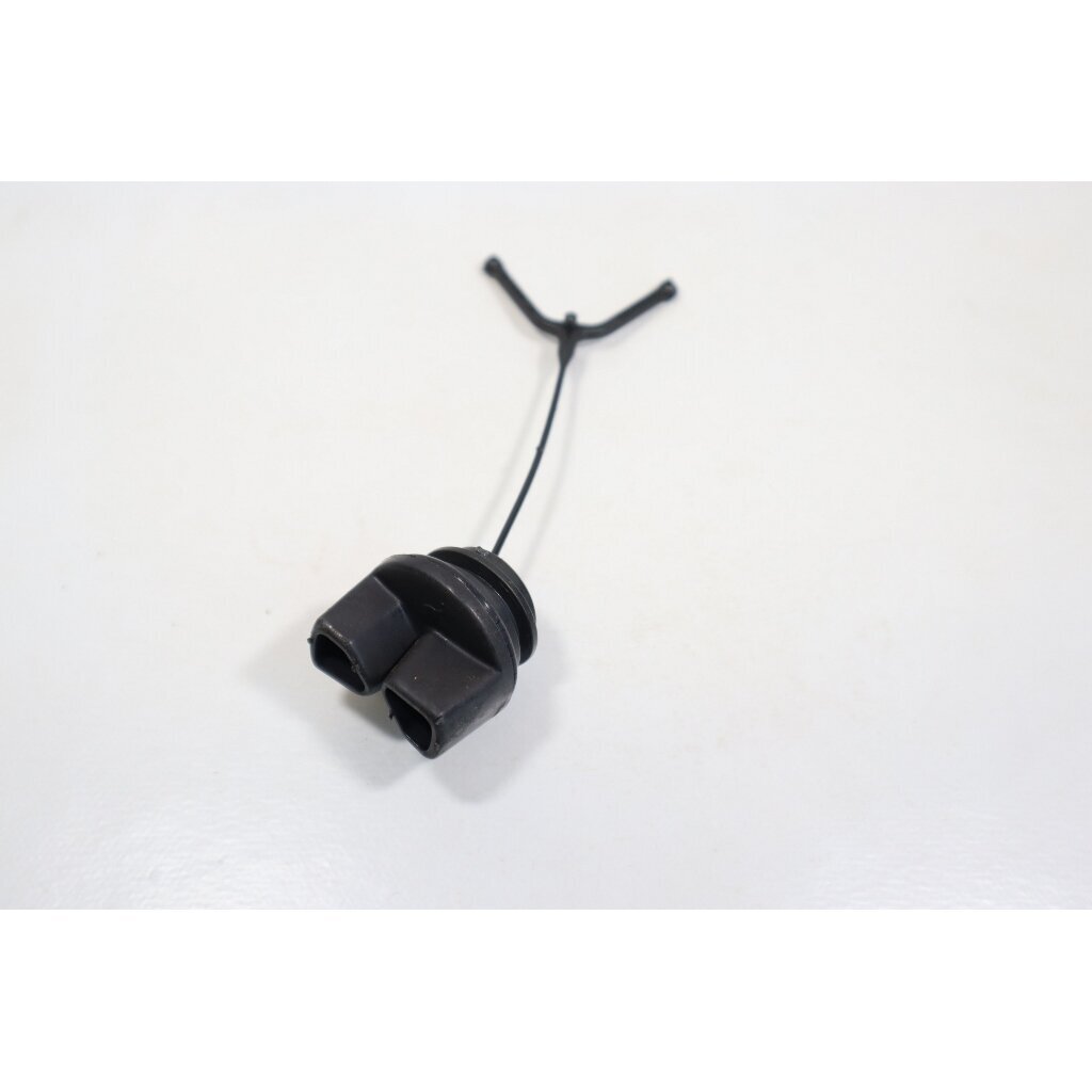 Genuine Oil Tank Cap McCULLOCH Poulan Jonsered CS2137 Partner 351 352 371 382 391 401 421 422 chainsaw 530057236 Genuine Oil Tank Cap McCULLOCH Poulan Jonsered CS2137 Partner 351 352 371 382 391 401 421 422 chainsaw 530057236