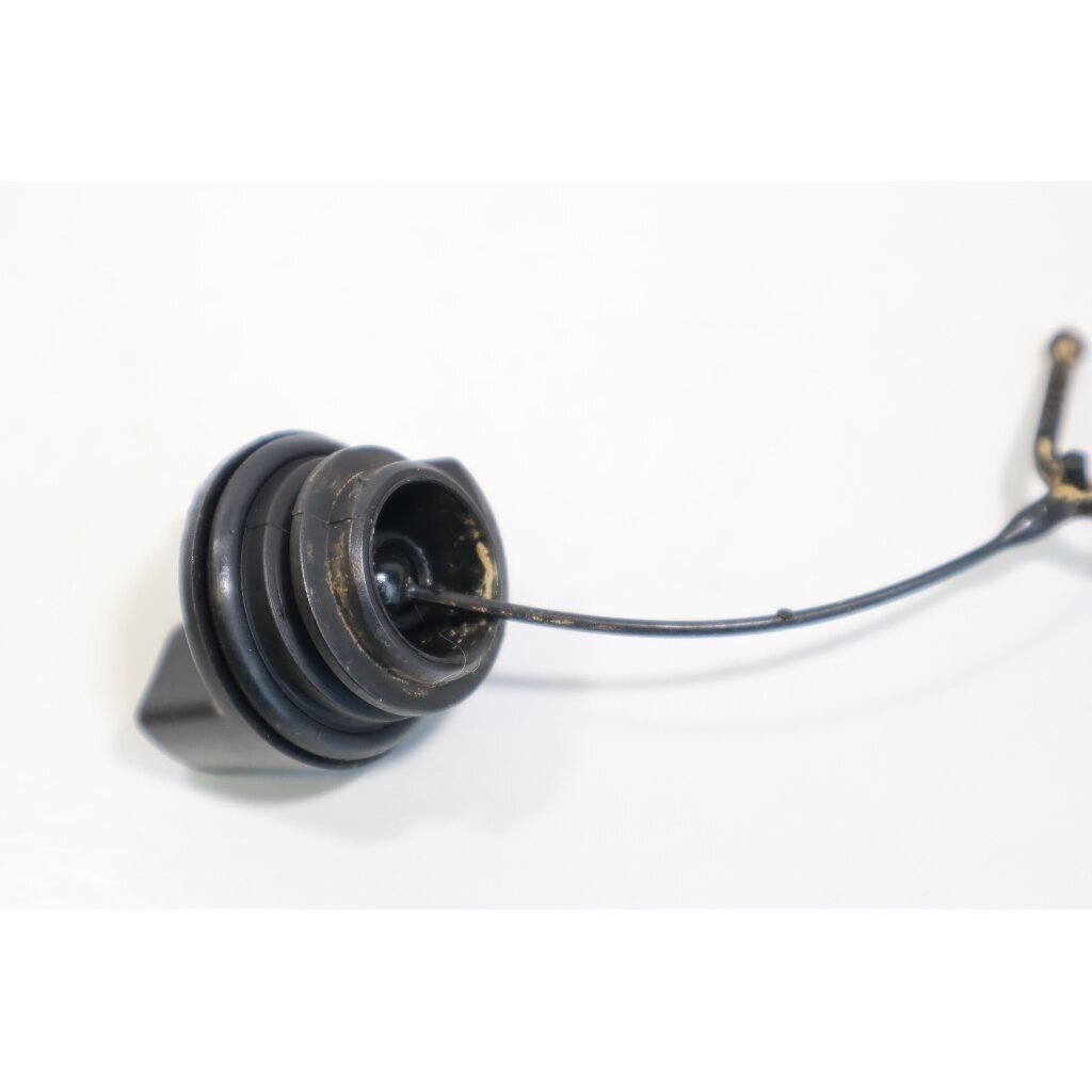 Genuine Oil Tank Cap McCULLOCH Poulan Jonsered CS2137 Partner 351 352 371 382 391 401 421 422 chainsaw 530057236 2 Genuine Oil Tank Cap McCULLOCH Poulan Jonsered CS2137 Partner 351 352 371 382 391 401 421 422 chainsaw 530057236 2