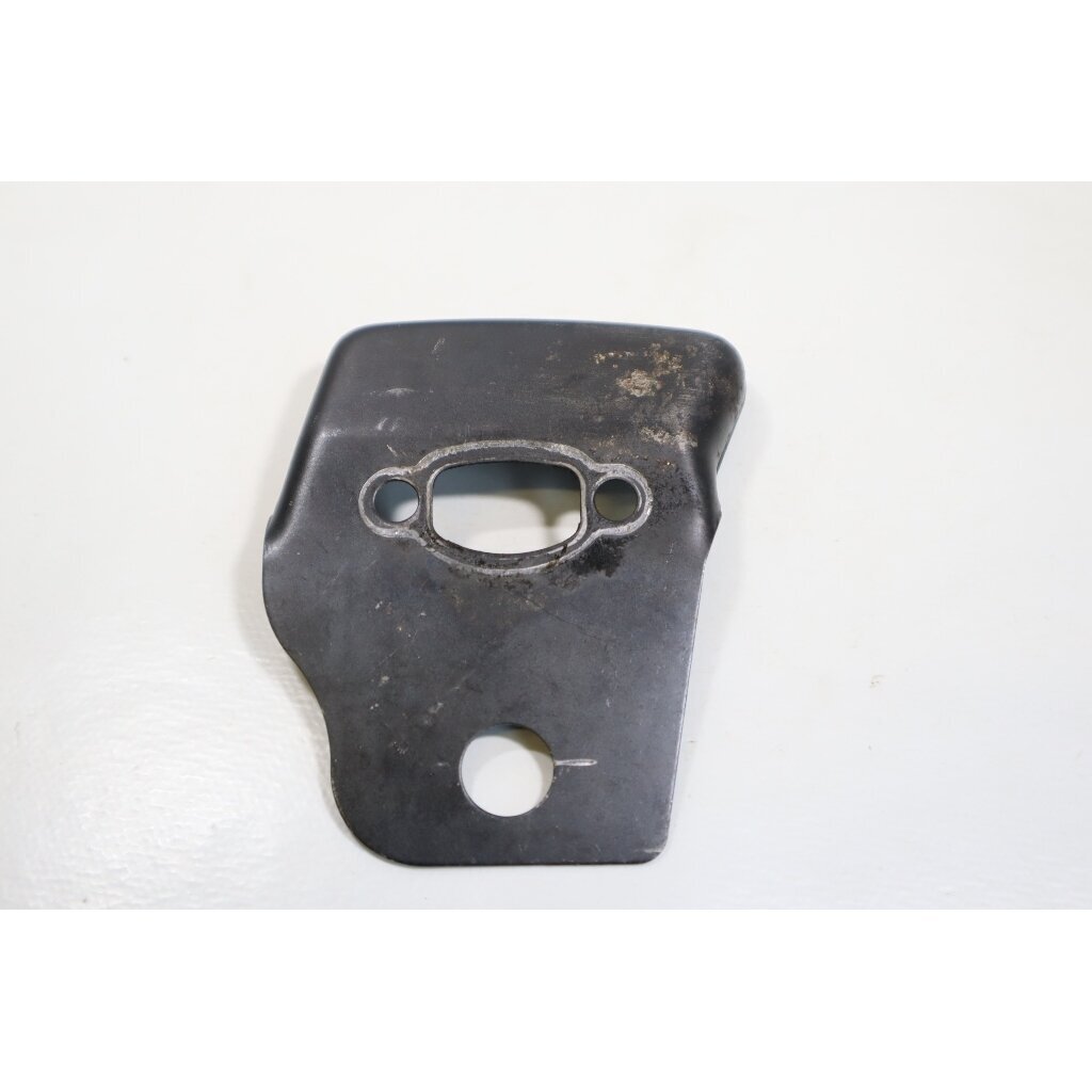 Genuine Plate Heat Shield McCULLOCH Poulan Jonsered CS2137 Partner 351 352 371 382 391 401 421 422 chainsaw 530049870 1