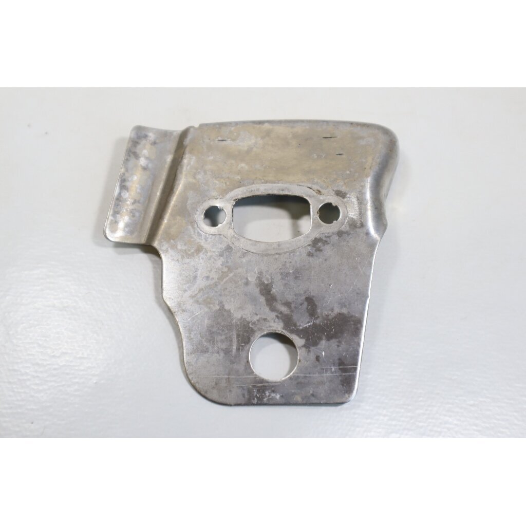 Genuine Plate Heat Shield McCULLOCH Poulan Jonsered CS2137 Partner 351 352 371 382 391 401 421 422 chainsaw 530049870 2 Genuine Plate Heat Shield McCULLOCH Poulan Jonsered CS2137 Partner 351 352 371 382 391 401 421 422 chainsaw 530049870 2