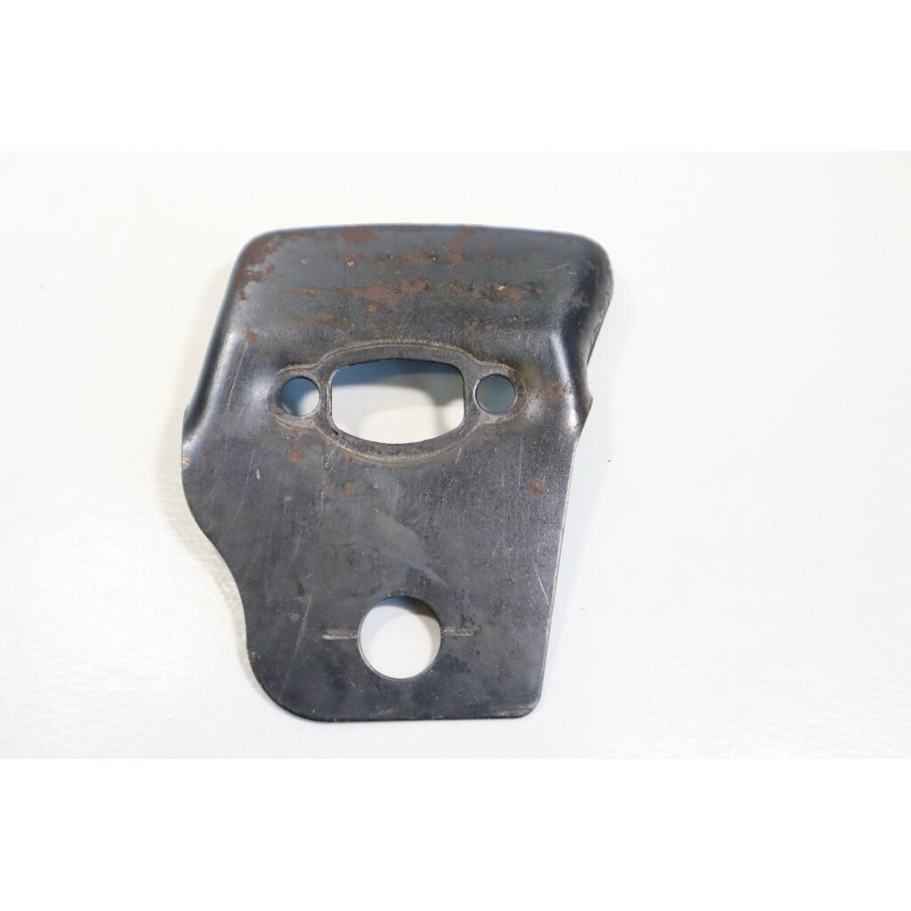 Genuine Plate Heat Shield McCULLOCH Poulan Jonsered CS2137 Partner 351 352 371 382 391 401 421 422 chainsaw 530049870 2 Genuine Plate Heat Shield McCULLOCH Poulan Jonsered CS2137 Partner 351 352 371 382 391 401 421 422 chainsaw 530049870 2