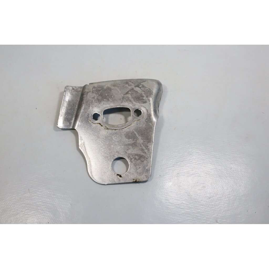Genuine Plate Heat Shield McCULLOCH Poulan Jonsered CS2137 Partner 351 352 371 382 391 401 421 422 chainsaw 530049870 1 Genuine Plate Heat Shield McCULLOCH Poulan Jonsered CS2137 Partner 351 352 371 382 391 401 421 422 chainsaw 530049870 1