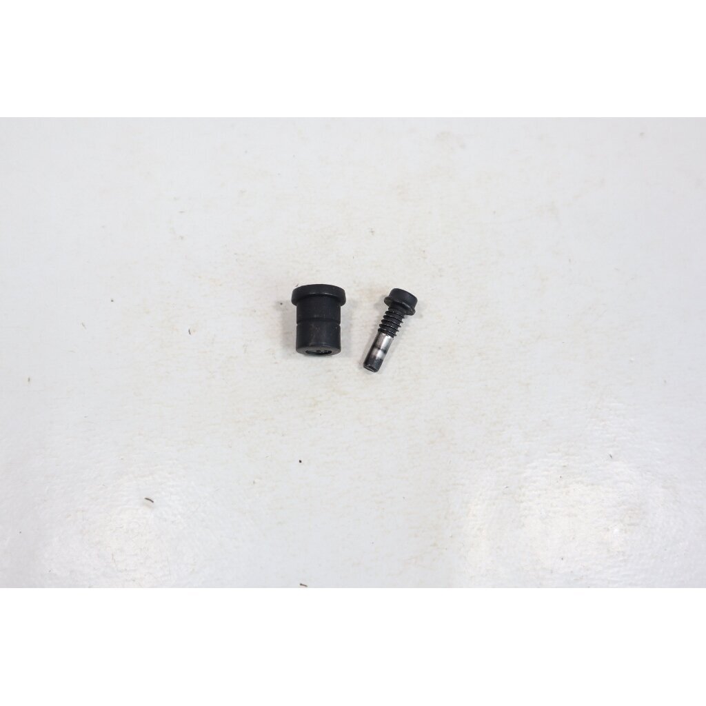 Genuine Rubber Buffer Bumper Screw Husqvarna 346 350 353 Jonsered 2147 2152 chainsaw Genuine Rubber Buffer Bumper Screw Husqvarna 346 350 353 Jonsered 2147 2152 chainsaw