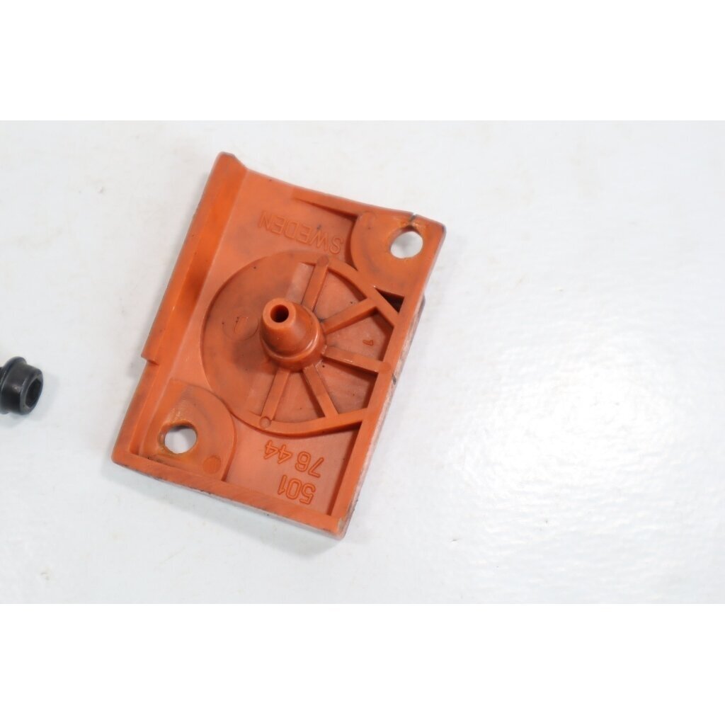 Genuine Side Cover Cap Husqvarna 51 50 55 chainsaw 501764403 2 Genuine Side Cover Cap Husqvarna 51 50 55 chainsaw 501764403 2