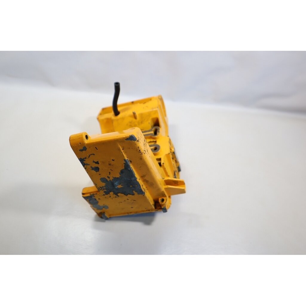 Genuine Tank Housing Crankcase Partner 360 chainsaw 507476458 2 Genuine Tank Housing Crankcase Partner 360 chainsaw 507476458 2