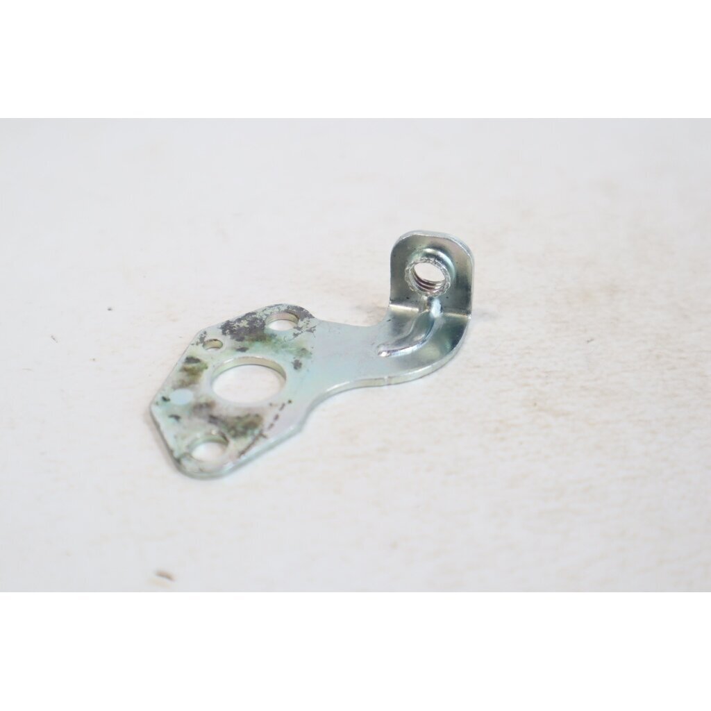 Genuine Throttle Wire Fixing Plate Hitachi CH 62EA3 CH 50EA3 hedge trimmer 6684629 1 Genuine Throttle Wire Fixing Plate Hitachi CH 62EA3 CH 50EA3 hedge trimmer 6684629 1