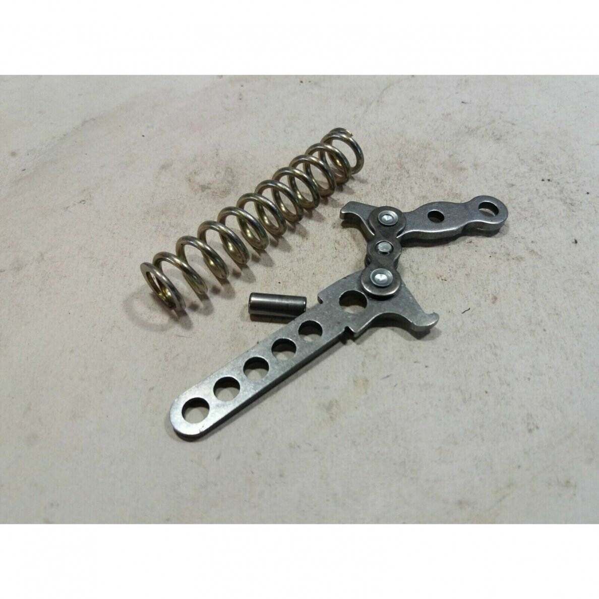 Genuine Brake Spring Holder Dolmar PS-34 PS-36 PS-41 PS-45 chainsaw 1 Genuine Brake Spring Holder Dolmar PS-34 PS-36 PS-41 PS-45 chainsaw 1