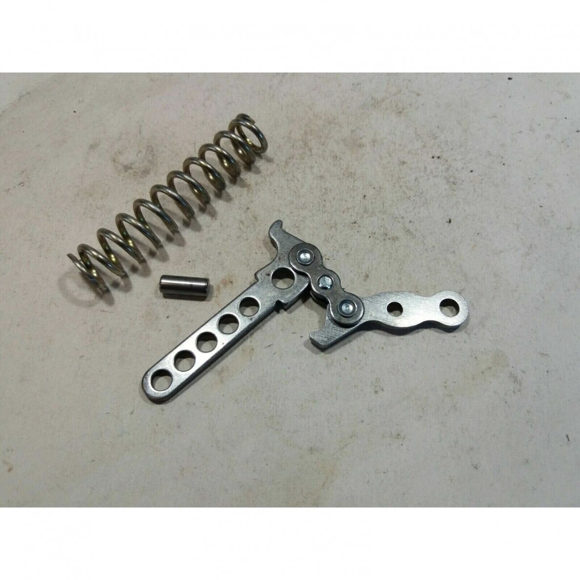 Genuine Brake Spring Holder Dolmar PS-34 PS-36 PS-41 PS-45 chainsaw 2 Genuine Brake Spring Holder Dolmar PS-34 PS-36 PS-41 PS-45 chainsaw 2