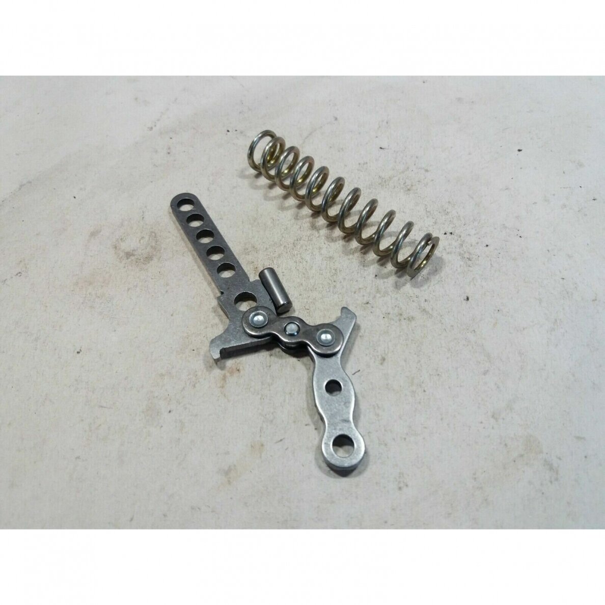 Genuine Brake Spring Holder Dolmar PS-34 PS-36 PS-41 PS-45 chainsaw Genuine Brake Spring Holder Dolmar PS-34 PS-36 PS-41 PS-45 chainsaw