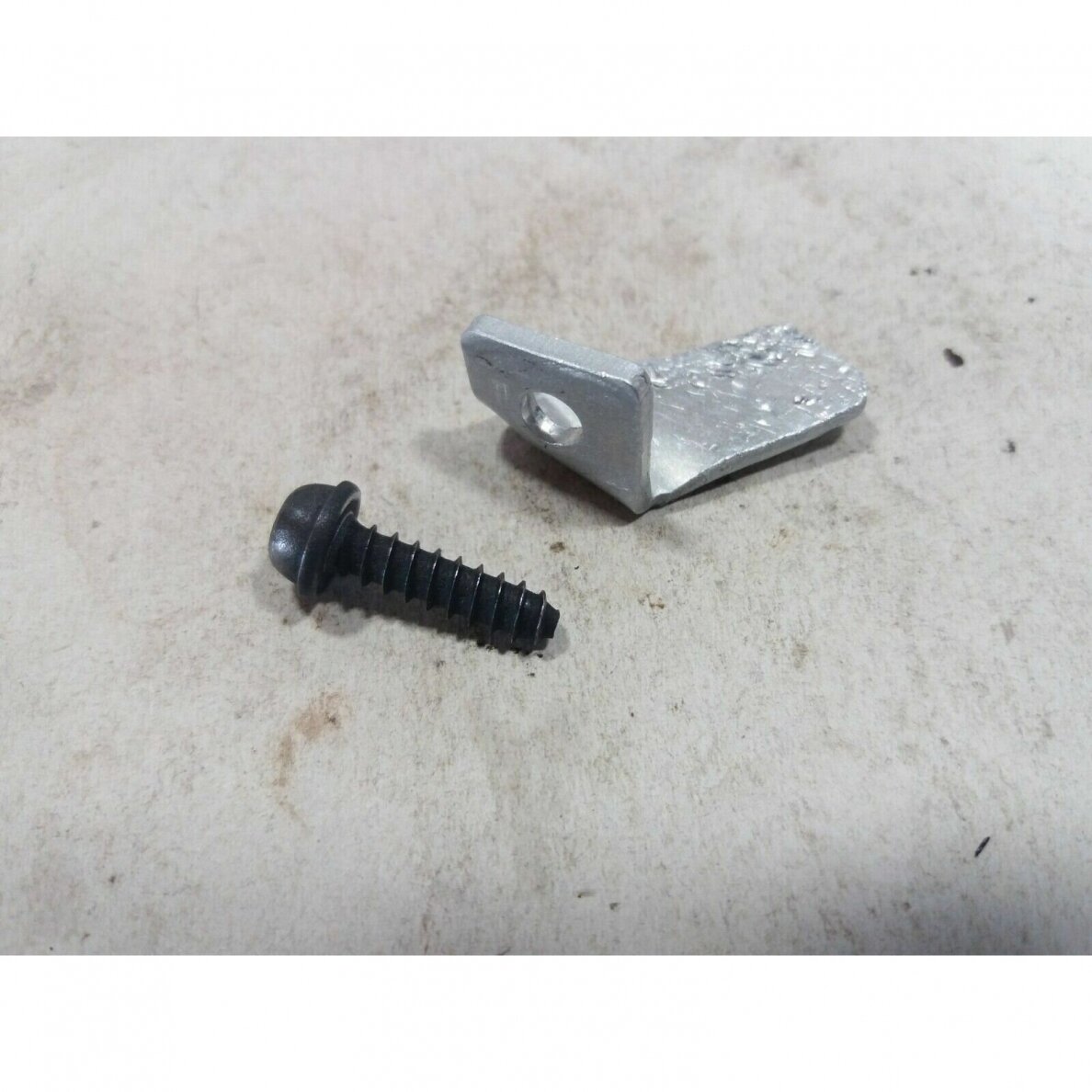 Genuine Chain Catcher Partner 350 351 352 382 391 401 421 422 chainsaw 530029850 2 Genuine Chain Catcher Partner 350 351 352 382 391 401 421 422 chainsaw 530029850 2