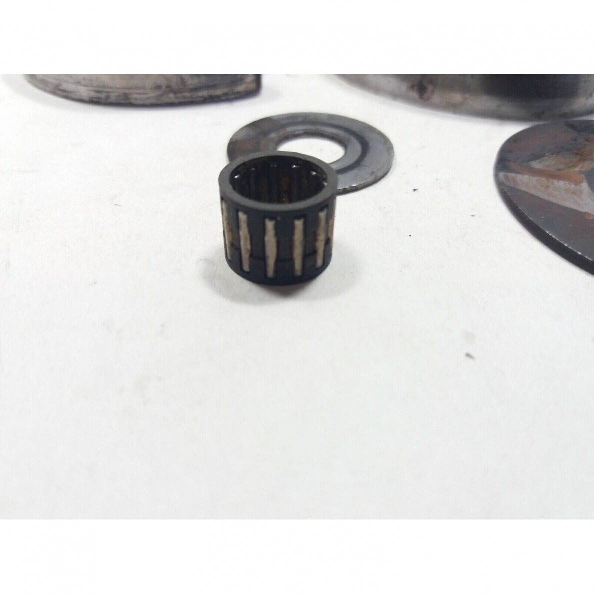 Genuine Clutch Assembly 3/8 6T Husqvarna 36 41 136 Jonsered 2036 2040 chainsaw 2 Genuine Clutch Assembly 3/8 6T Husqvarna 36 41 136 Jonsered 2036 2040 chainsaw 2