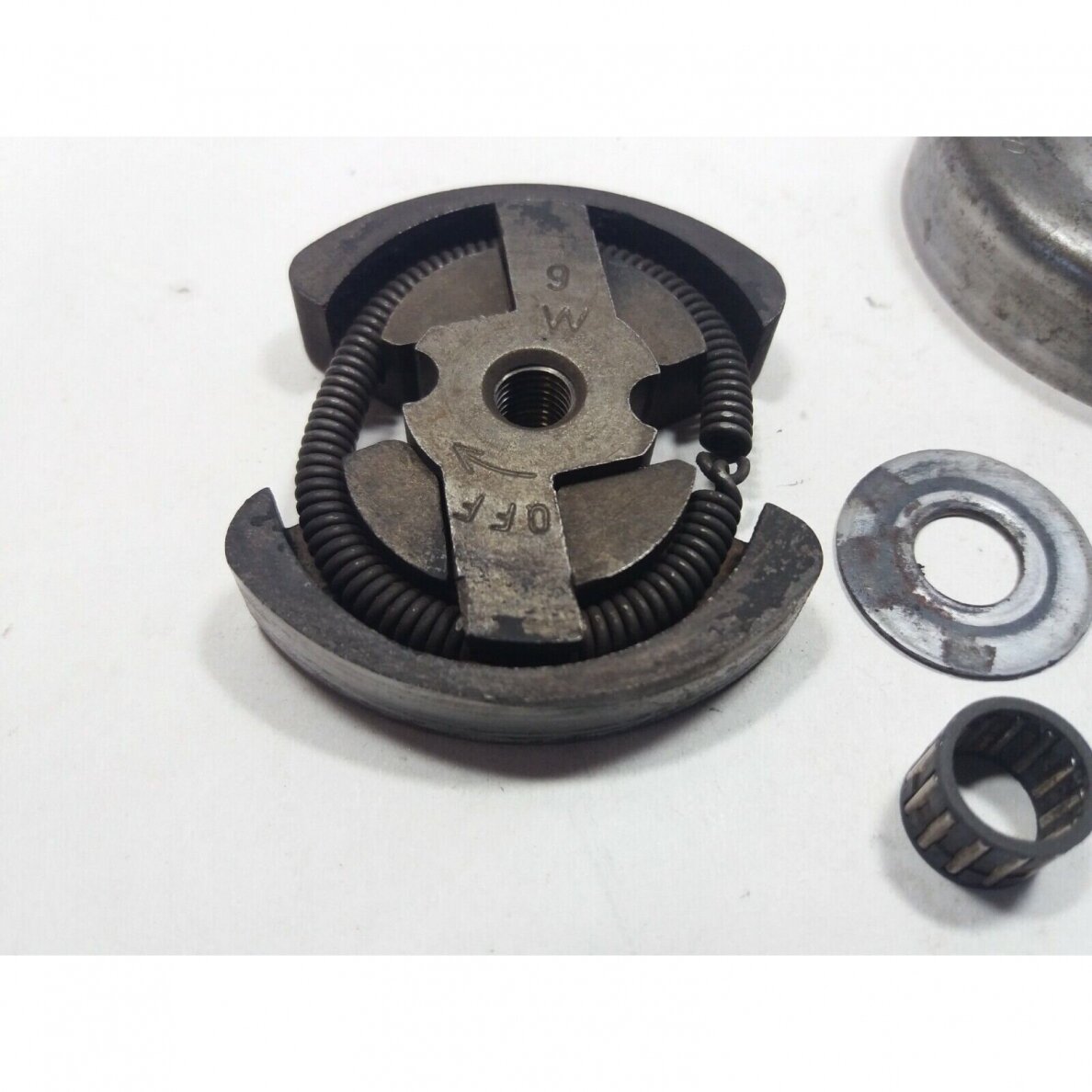 Genuine Clutch Assembly 3/8 6T Husqvarna 36 41 136 Jonsered 2036 2040 chainsaw 3 Genuine Clutch Assembly 3/8 6T Husqvarna 36 41 136 Jonsered 2036 2040 chainsaw 3