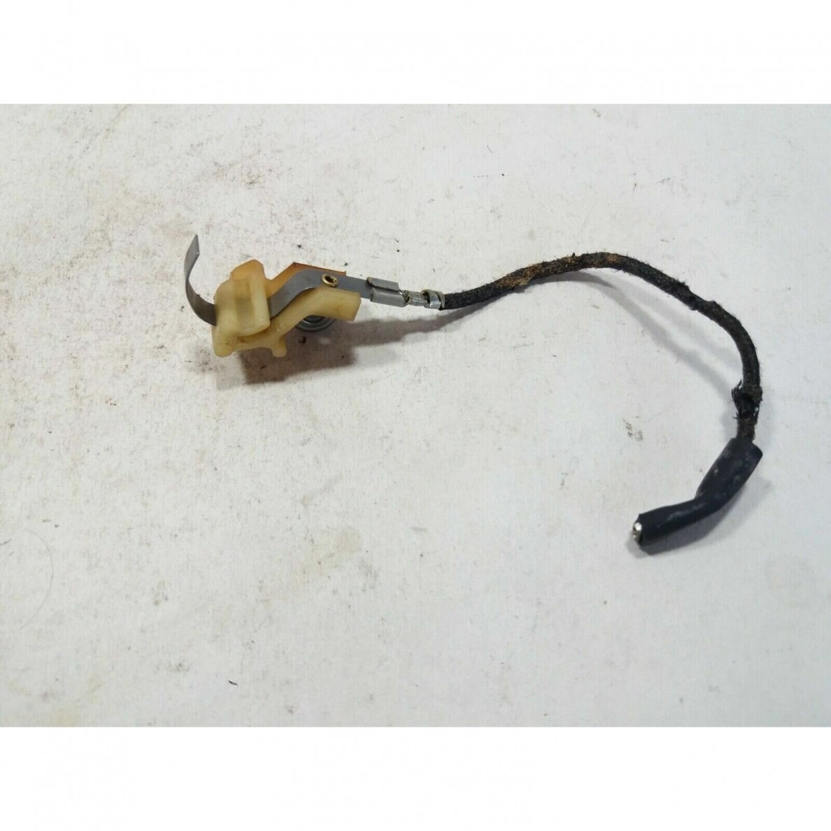 Genuine Connector Stop Switch Mcculloch Eager Beaver 2.0 CID chainsaw 3 Genuine Connector Stop Switch Mcculloch Eager Beaver 2.0 CID chainsaw 3