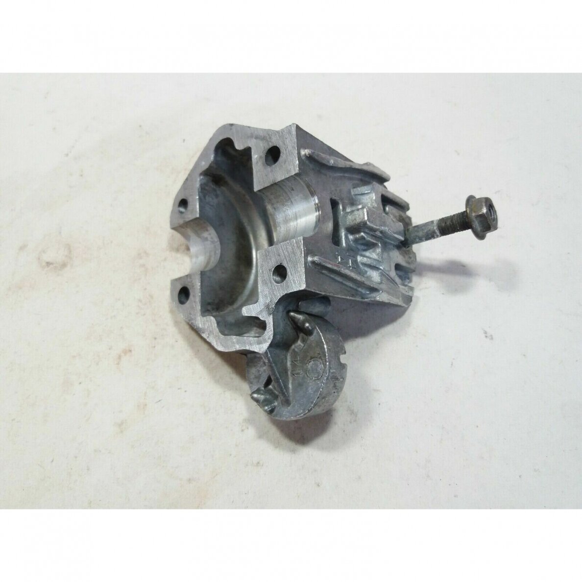 Genuine Crankcase Cylinder Mcculloch Eager Beaver 2.0 CID chainsaw Genuine Crankcase Cylinder Mcculloch Eager Beaver 2.0 CID chainsaw