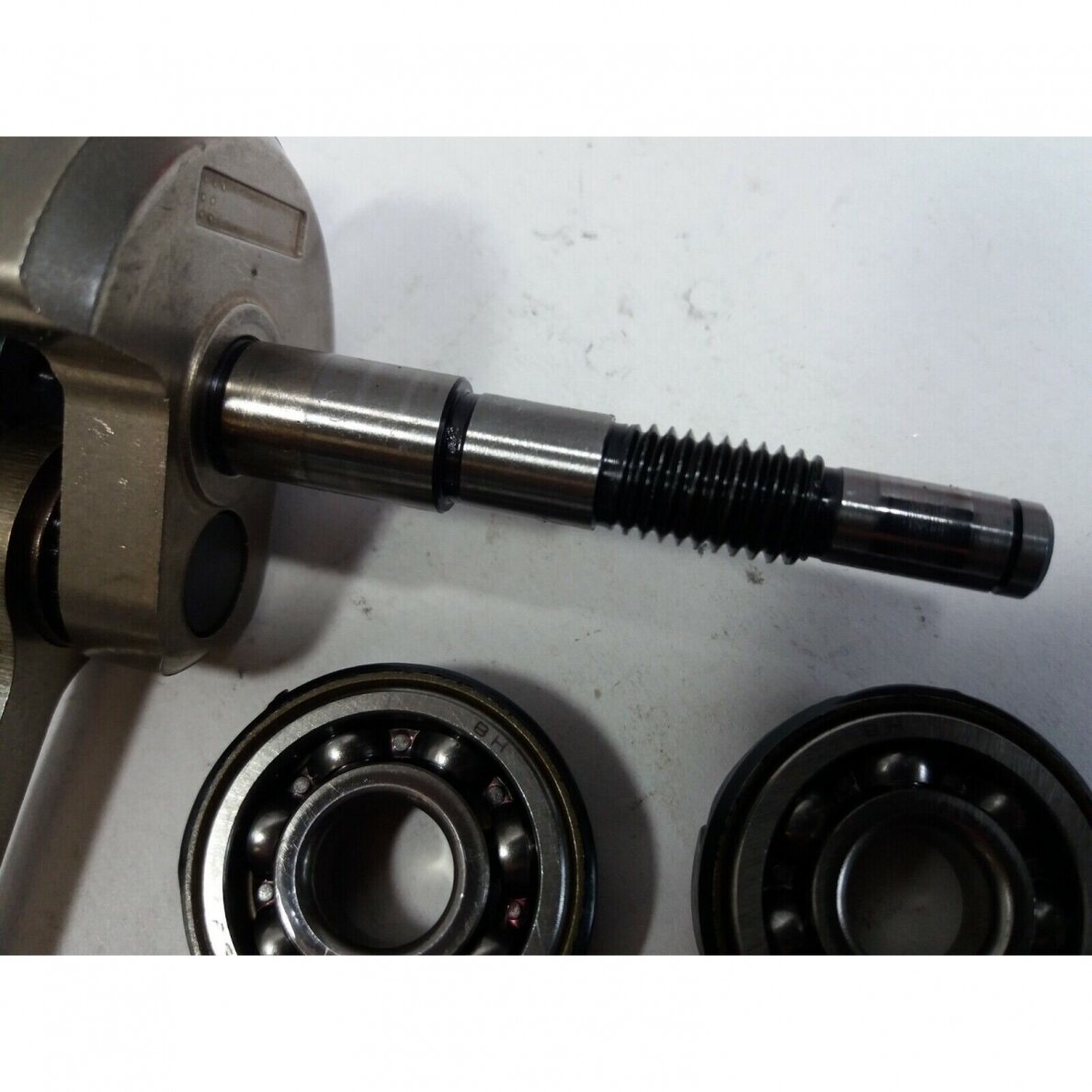 Genuine Crankshaft Homelite HCS3335 chainsaw 300943005 3 Genuine Crankshaft Homelite HCS3335 chainsaw 300943005 3