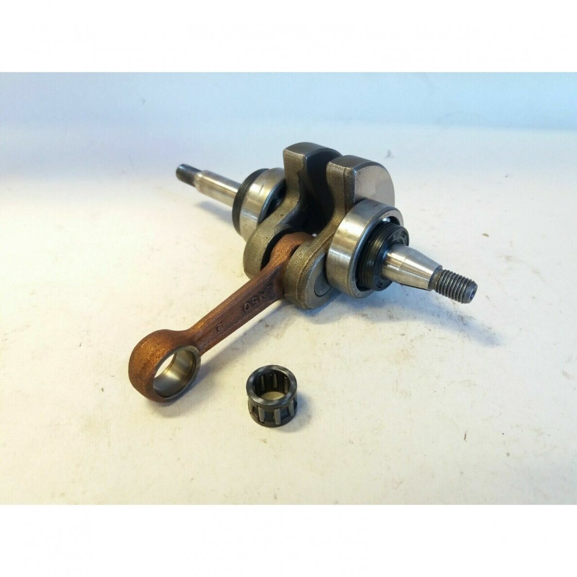 Genuine Crankshaft Oleo Mac 940 chainsaw 50050001 Genuine Crankshaft Oleo Mac 940 chainsaw 50050001