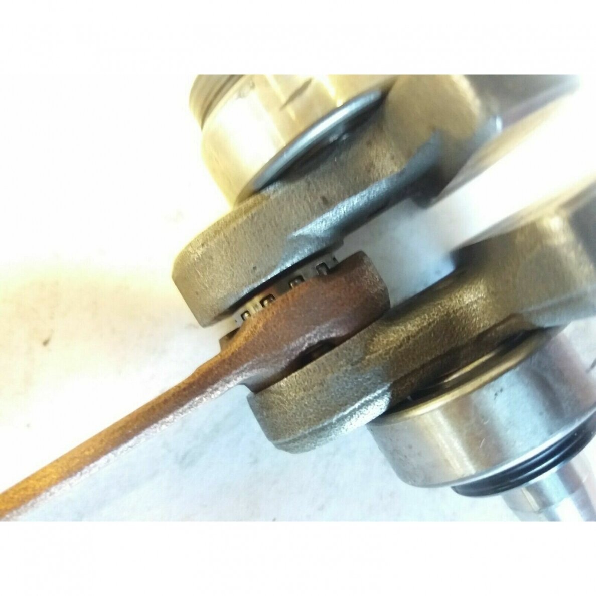 Genuine Crankshaft Oleo Mac 940 chainsaw 50050001 2 Genuine Crankshaft Oleo Mac 940 chainsaw 50050001 2