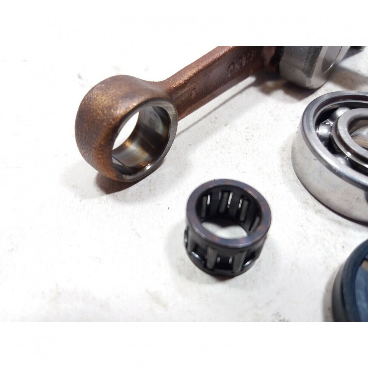 Genuine Crankshaft Oleo Mac 940 chainsaw 50050001 2 Genuine Crankshaft Oleo Mac 940 chainsaw 50050001 2