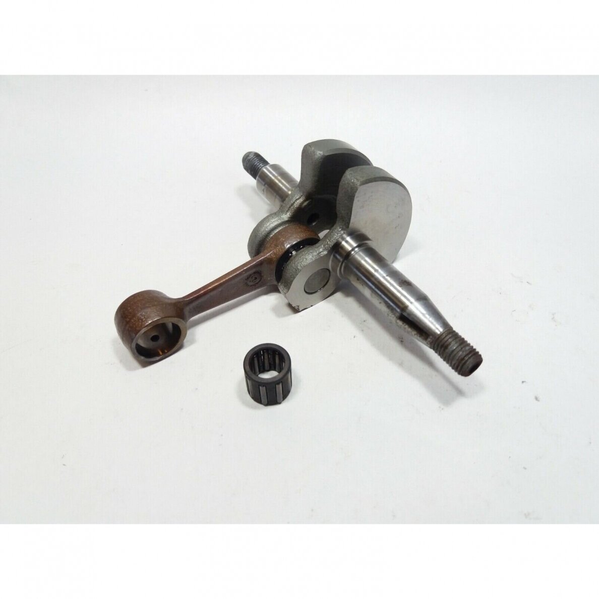 Genuine Crankshaft Solo 127 Trimmer Brushcutter 22 00 749 Genuine Crankshaft Solo 127 Trimmer Brushcutter 22 00 749