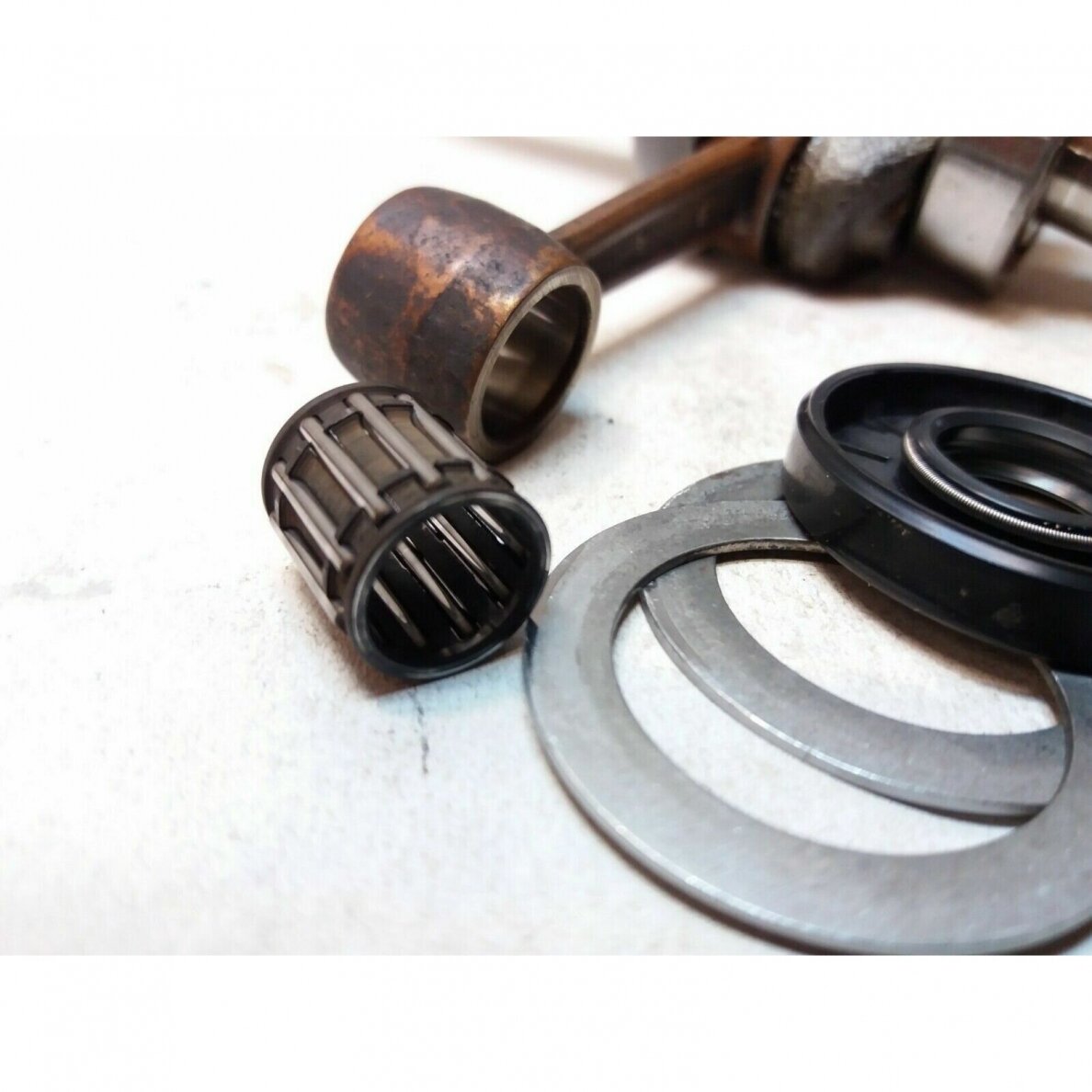 Genuine Crankshaft Solo 647 654 chainsaw 2200826 2 Genuine Crankshaft Solo 647 654 chainsaw 2200826 2