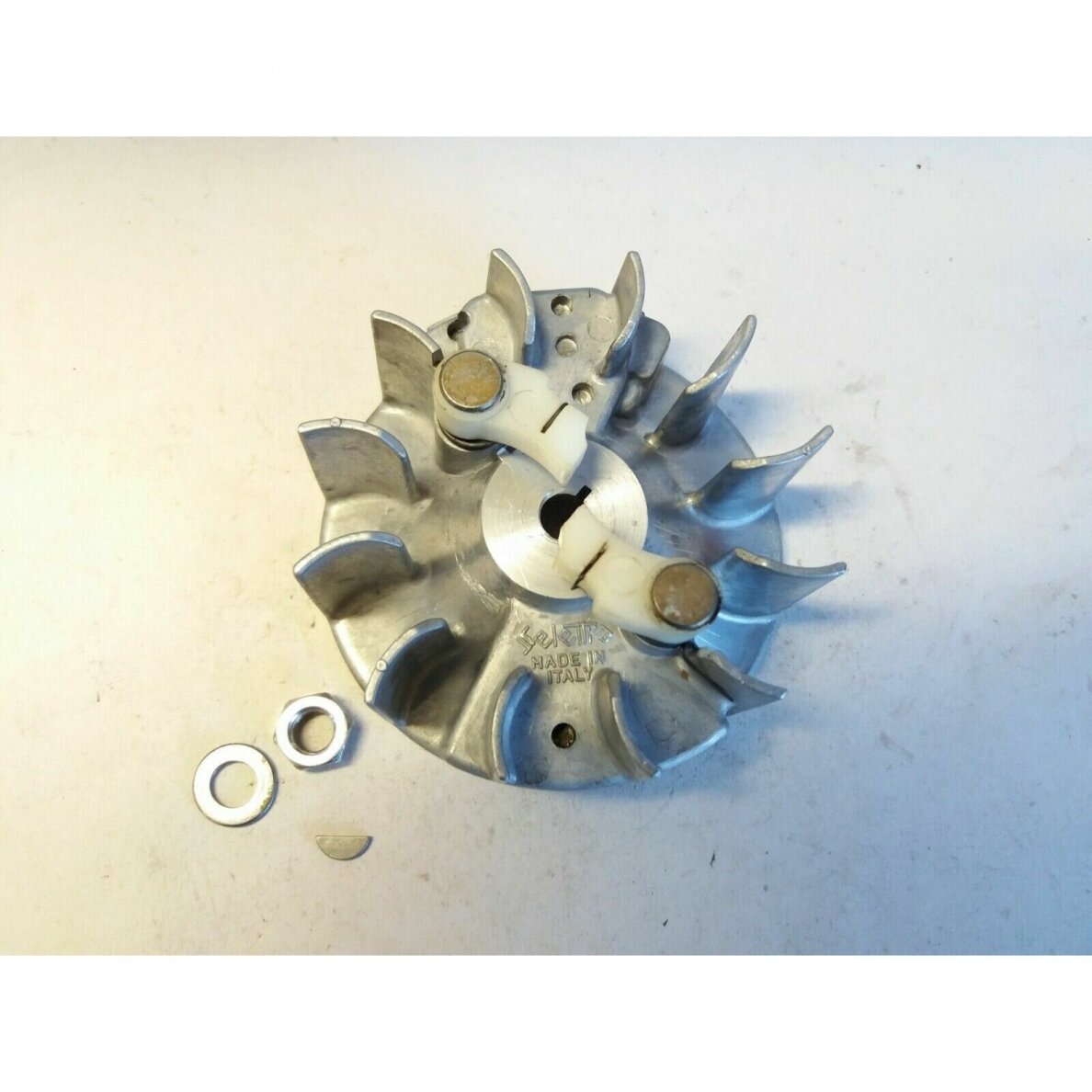 Genuine Flywheel Oleo Mac 935 chainsaw 093000495 Genuine Flywheel Oleo Mac 935 chainsaw 093000495