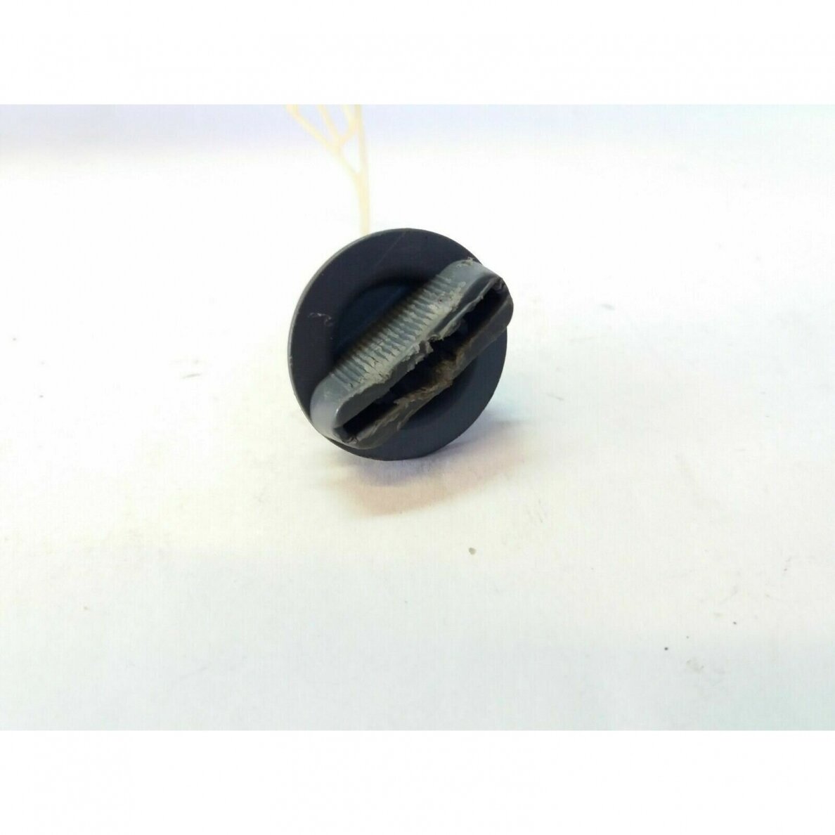 Genuine Fuel Oil Tank Cap Oleo Mac 940 chainsaw 50052005 3 Genuine Fuel Oil Tank Cap Oleo Mac 940 chainsaw 50052005 3