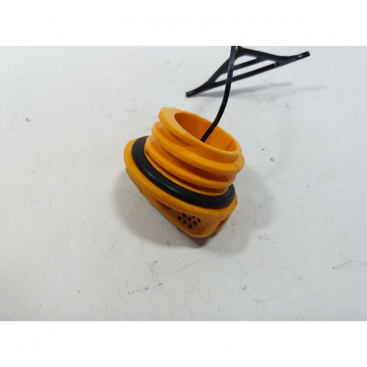 Genuine Fuel Tank Cap Homelite HCS3335 chainsaw 300948001 2 Genuine Fuel Tank Cap Homelite HCS3335 chainsaw 300948001 2