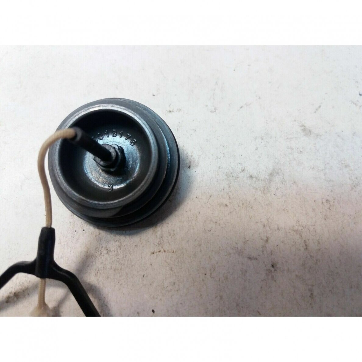 Genuine Fuel Tank Cap Husqvarna 340 345 346 350 353 357 359 chainsaw 501817601 3 Genuine Fuel Tank Cap Husqvarna 340 345 346 350 353 357 359 chainsaw 501817601 3