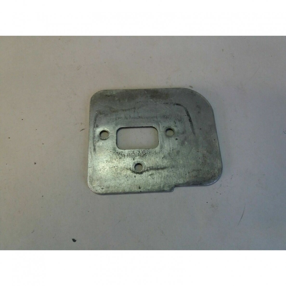 Genuine Gasket Muffler Plate Reflector Oleo Mac 940 chainsaw 50050031 1 Genuine Gasket Muffler Plate Reflector Oleo Mac 940 chainsaw 50050031 1