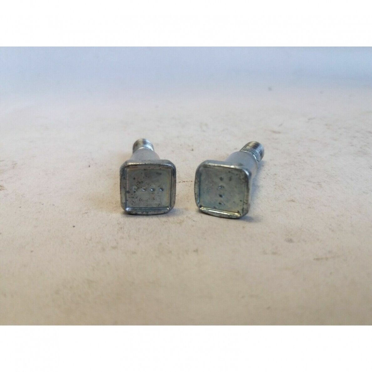 Genuine Guide Bar Bolt Homelite i3350b chainsaw 04881 2 Genuine Guide Bar Bolt Homelite i3350b chainsaw 04881 2