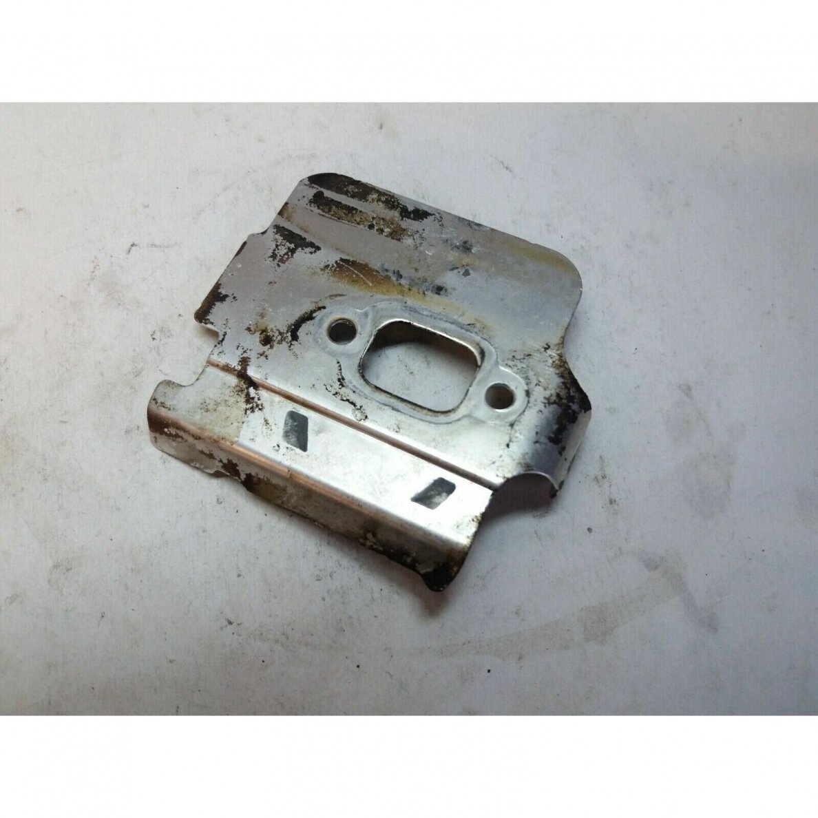 Genuine Heat Deflector Husqvarna 445 450 Jonsered CS2245 CS2250 chainsaw 544083104 Genuine Heat Deflector Husqvarna 445 450 Jonsered CS2245 CS2250 chainsaw 544083104