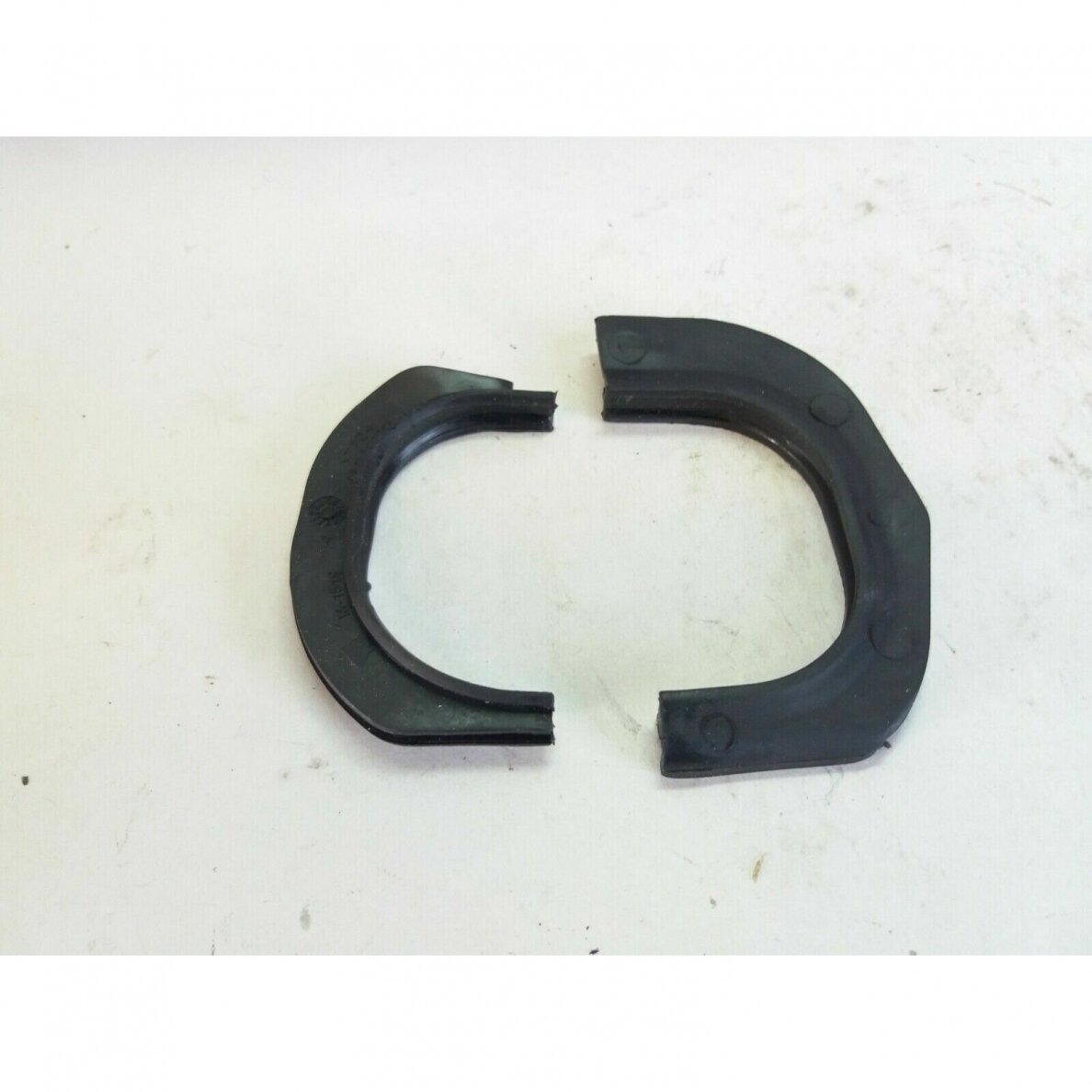 Genuine Intake Manifold Carburetor Mounting Seal Partner 351 370 420 Chainsaw Genuine Intake Manifold Carburetor Mounting Seal Partner 351 370 420 Chainsaw