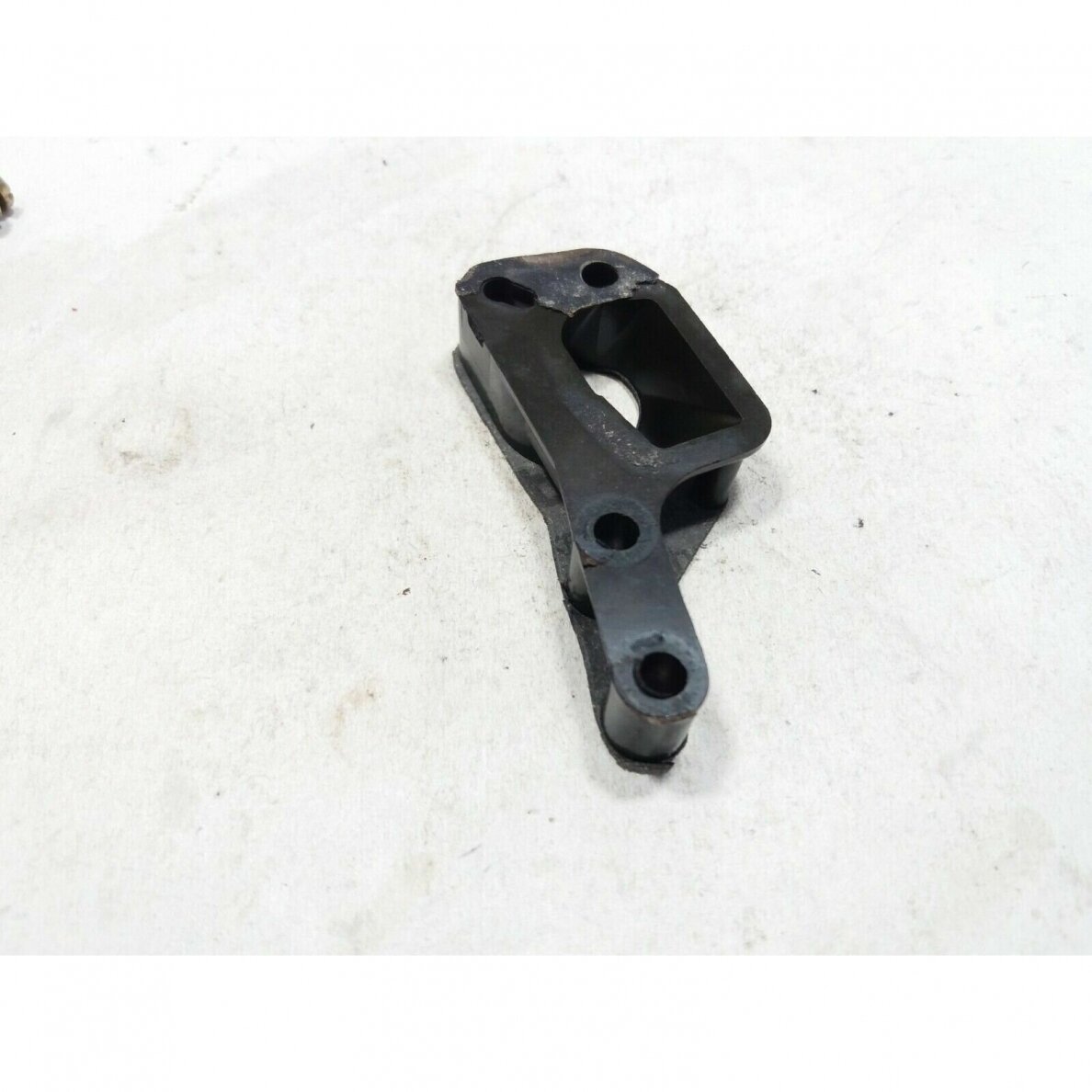Genuine Intake Manifold Insulator Mcculloch Eager Beaver 2.0 CID chainsaw 219754 3 Genuine Intake Manifold Insulator Mcculloch Eager Beaver 2.0 CID chainsaw 219754 3