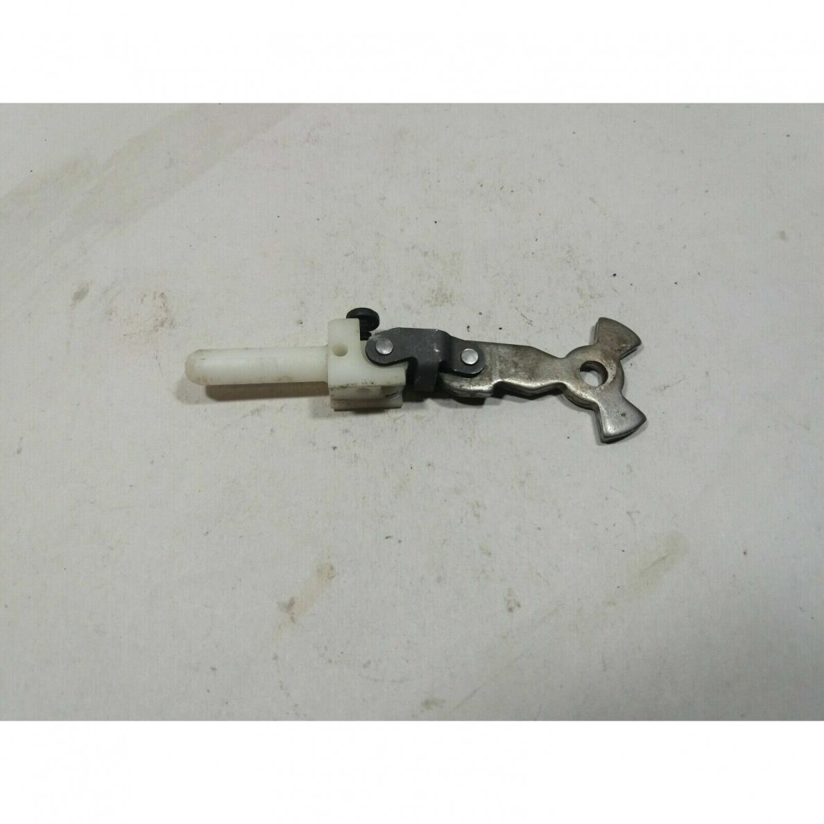 Genuine Knee Joint Assy Partner P738 P740 P742 Mcculloch 738 740 742 chainsaw Genuine Knee Joint Assy Partner P738 P740 P742 Mcculloch 738 740 742 chainsaw