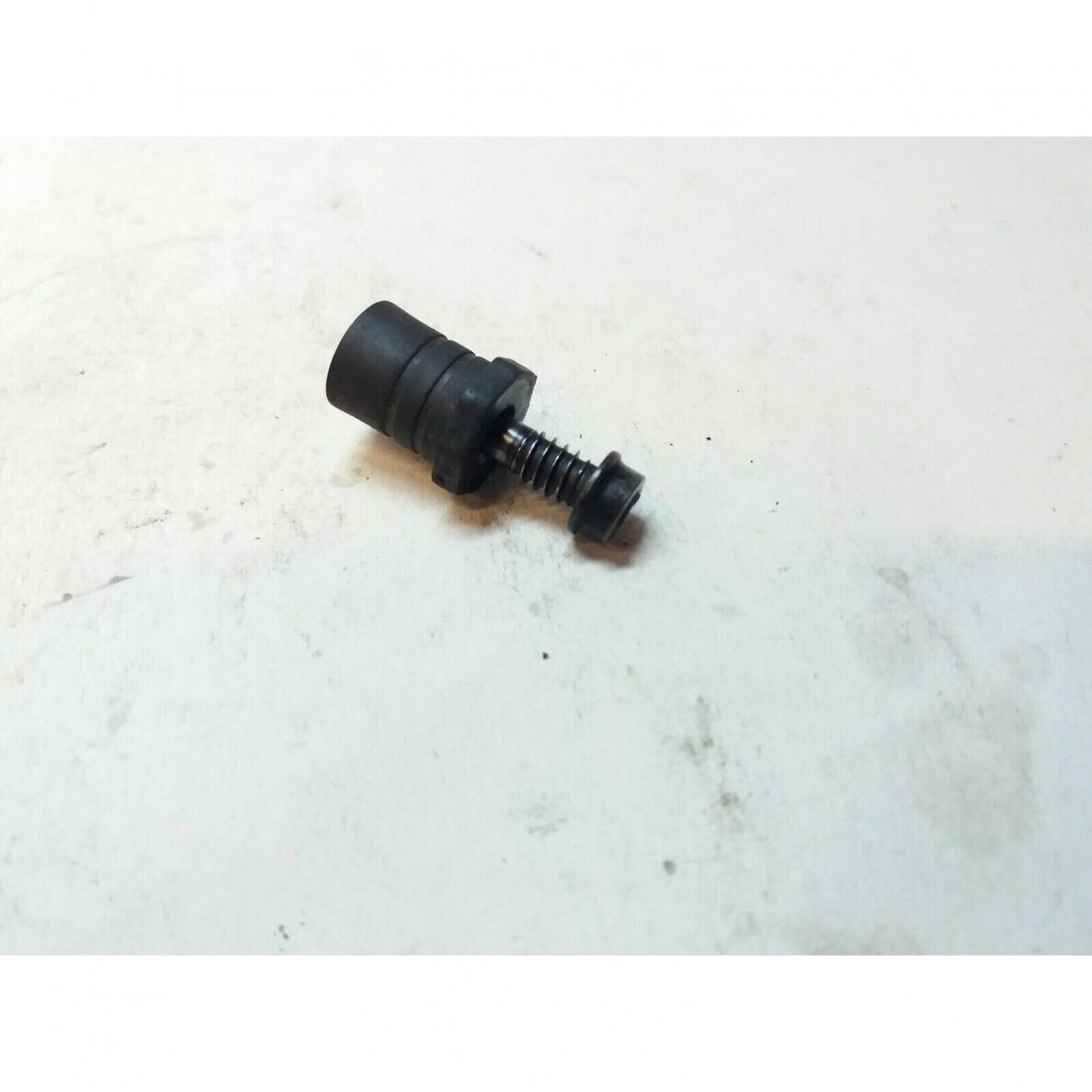 Genuine Lateral Support Jonsered CS2240 CS2250 Husqvarna 435 440 445 450 chainsaw Genuine Lateral Support Jonsered CS2240 CS2250 Husqvarna 435 440 445 450 chainsaw