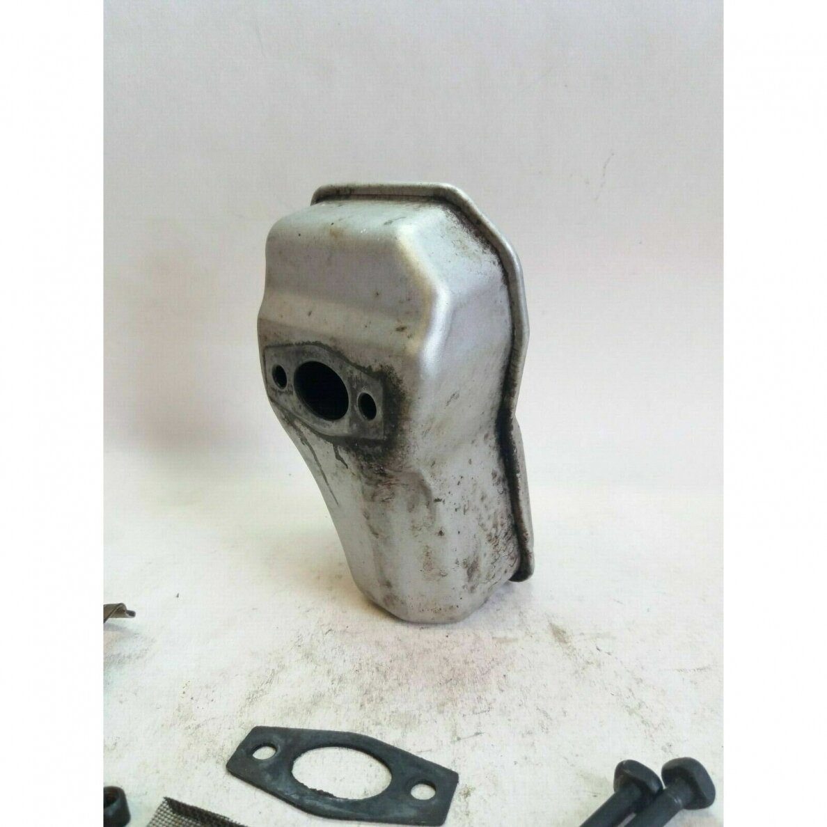 Genuine Muffler Stiga Castelgarden Alpina A 350 400 chainsaw 183740001/0 2 Genuine Muffler Stiga Castelgarden Alpina A 350 400 chainsaw 183740001/0 2