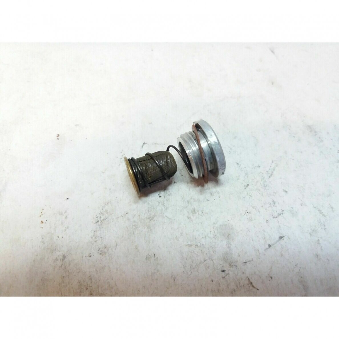Genuine Oil Filter Cap Jonsered 451 452 Chainsaw Genuine Oil Filter Cap Jonsered 451 452 Chainsaw