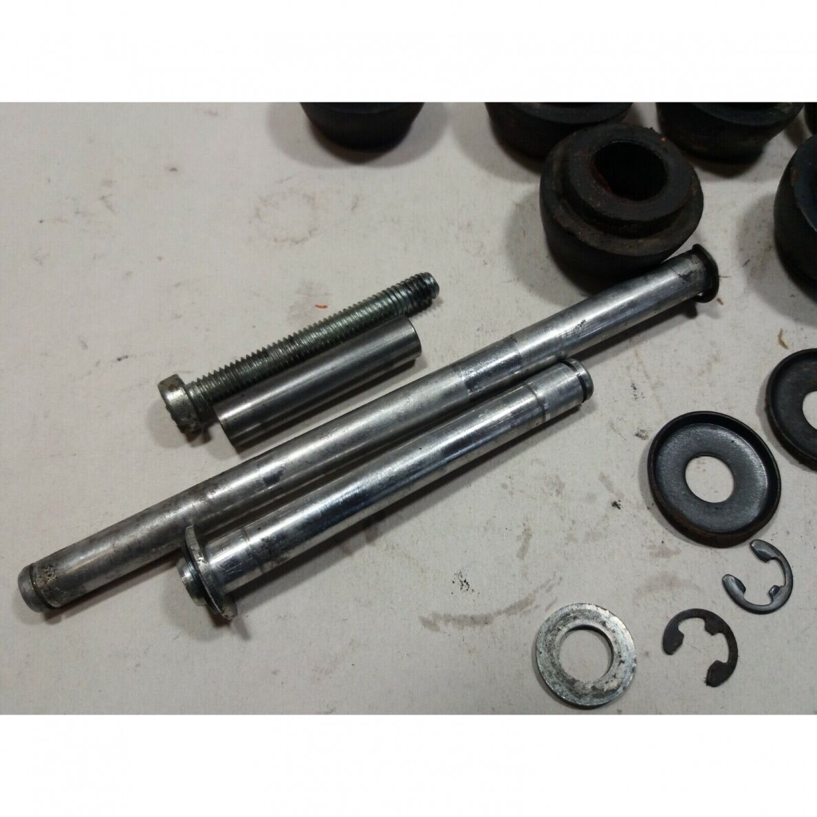 Genuine Shock Absorbers Antivibration Oleo Mac 945AF chainsaw 1 Genuine Shock Absorbers Antivibration Oleo Mac 945AF chainsaw 1